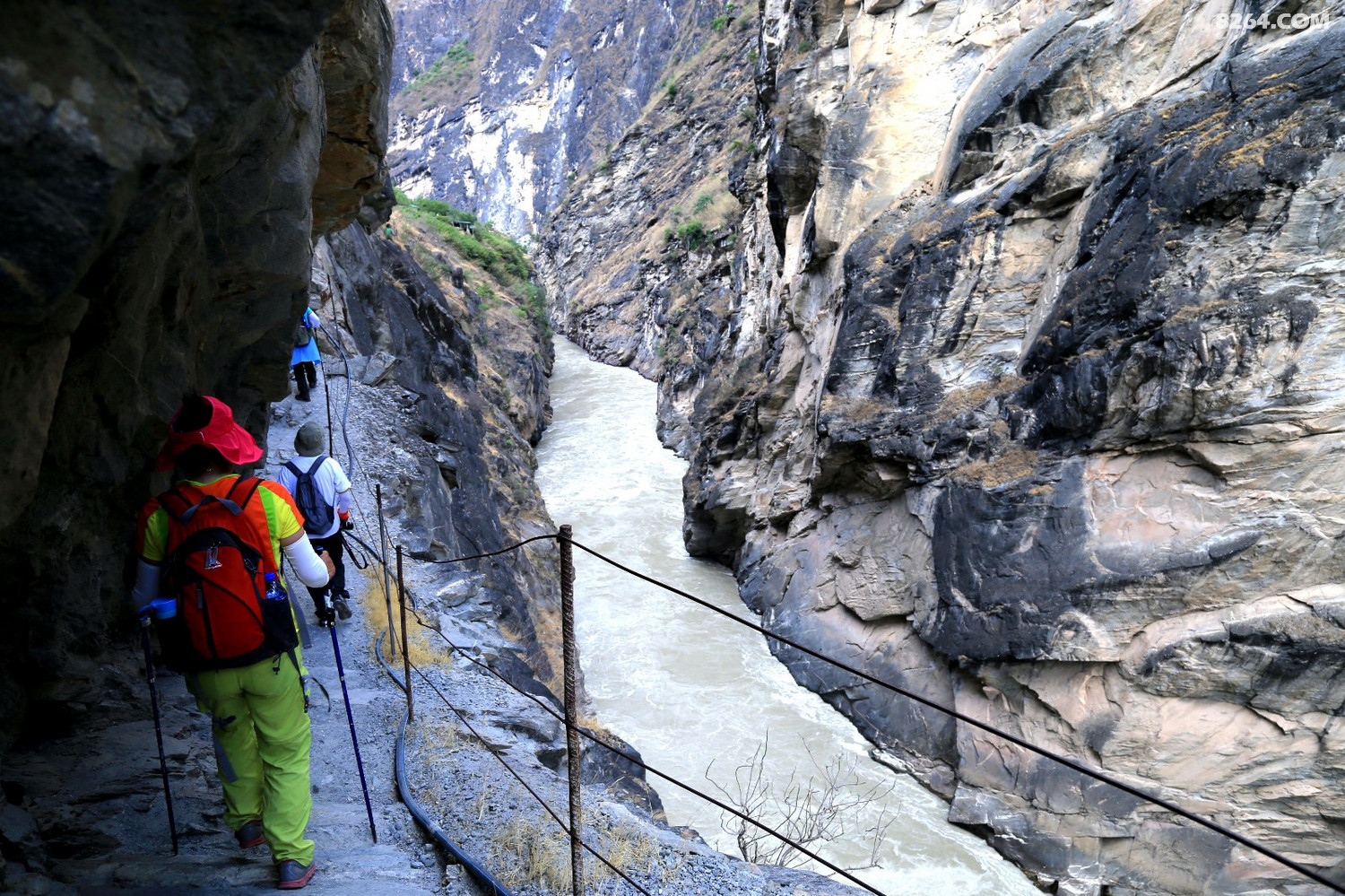 虎跳峡徒步雨崩徒步