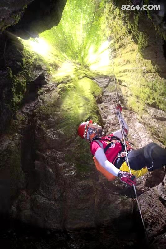 生命轮回——探寻南陵120米天坑明堂洞