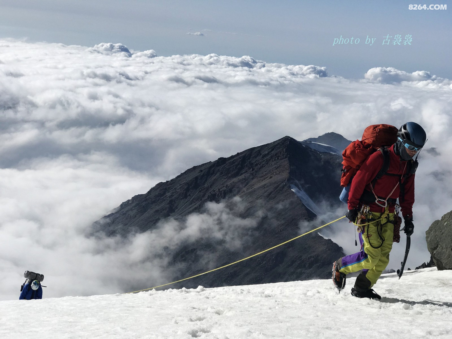 越过云层的晴朗凯途高山2019博格达峰攀登掠影