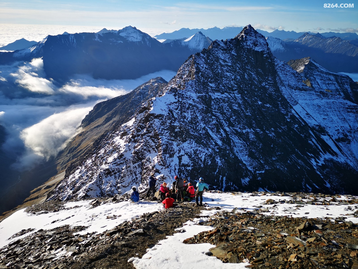 五星红旗在四姑娘山三峰顶峰迎风飘扬19年国庆节第二期登顶纪实