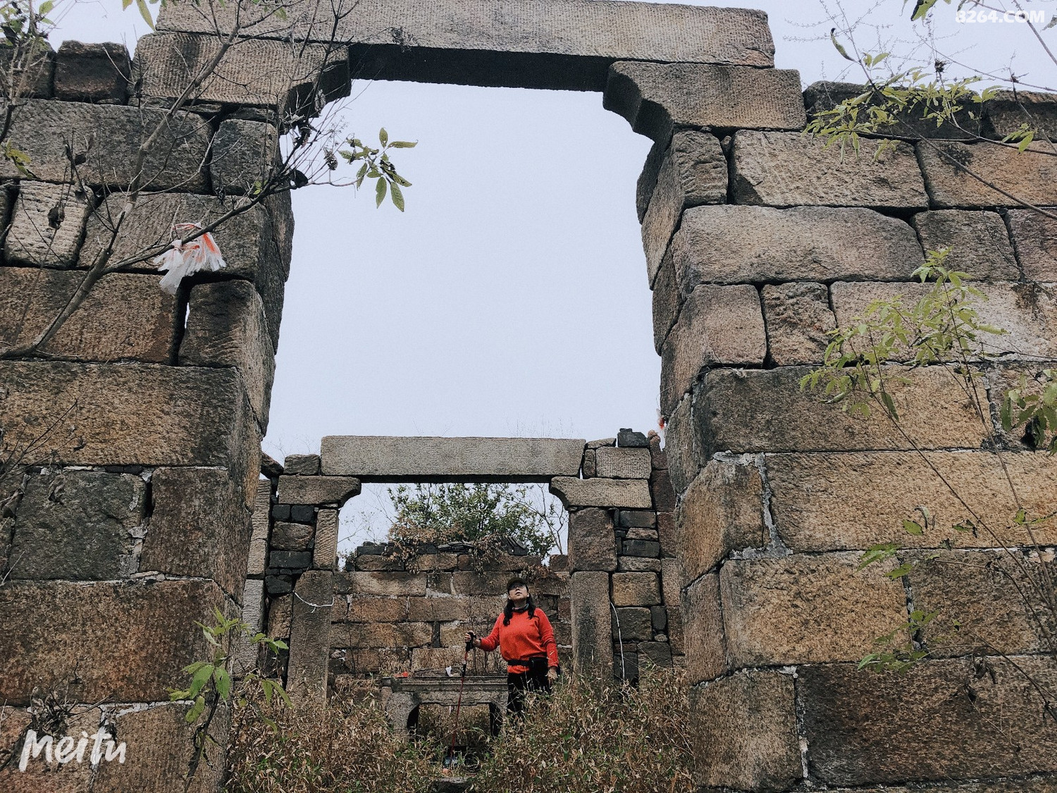 顶着狂风小试红安三角山