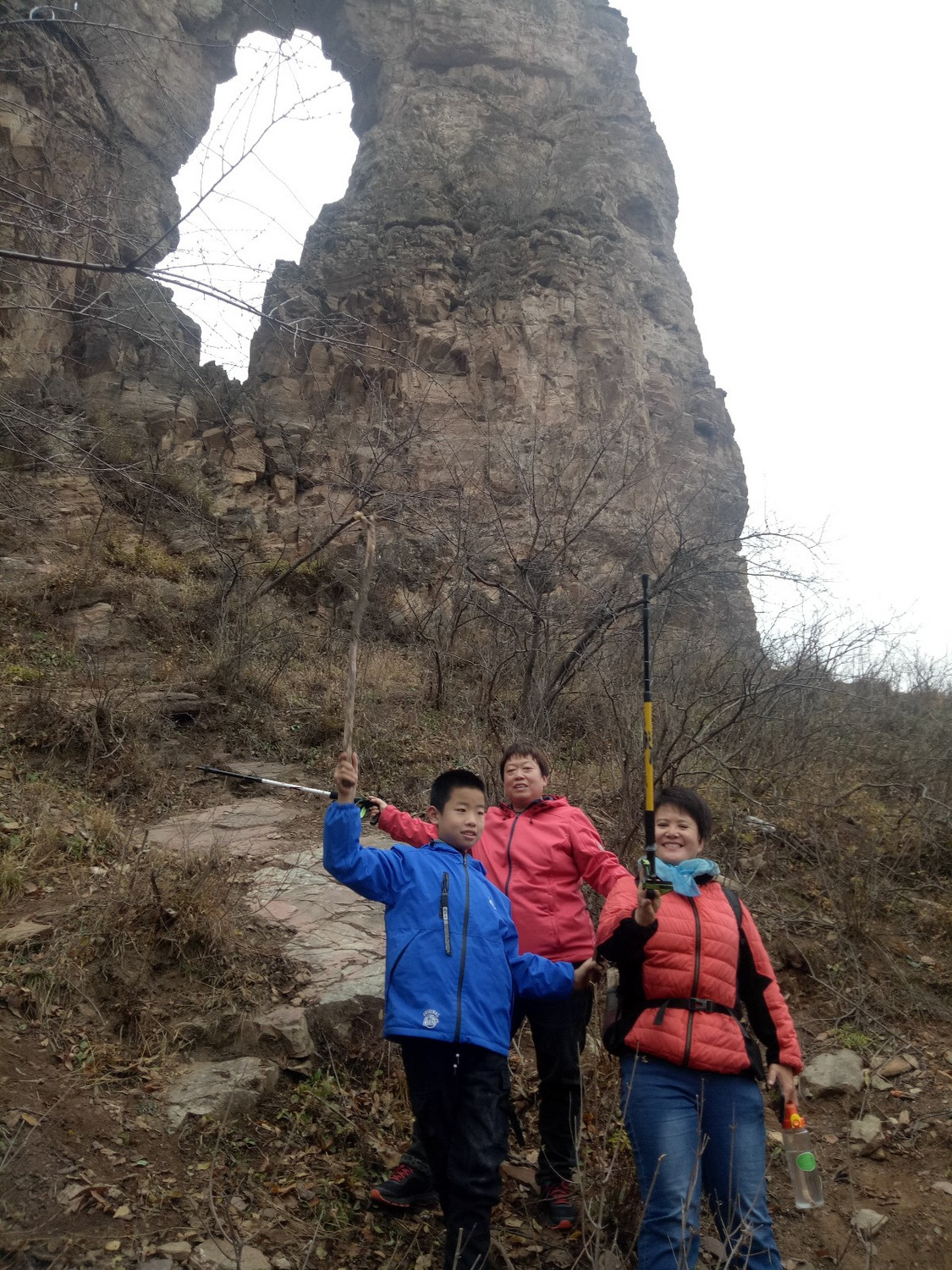 易县野山寨穿越神门峰