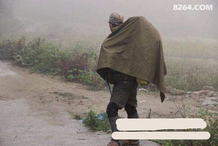 军用斗篷披风能否替代冲锋衣随问军队硬壳比较