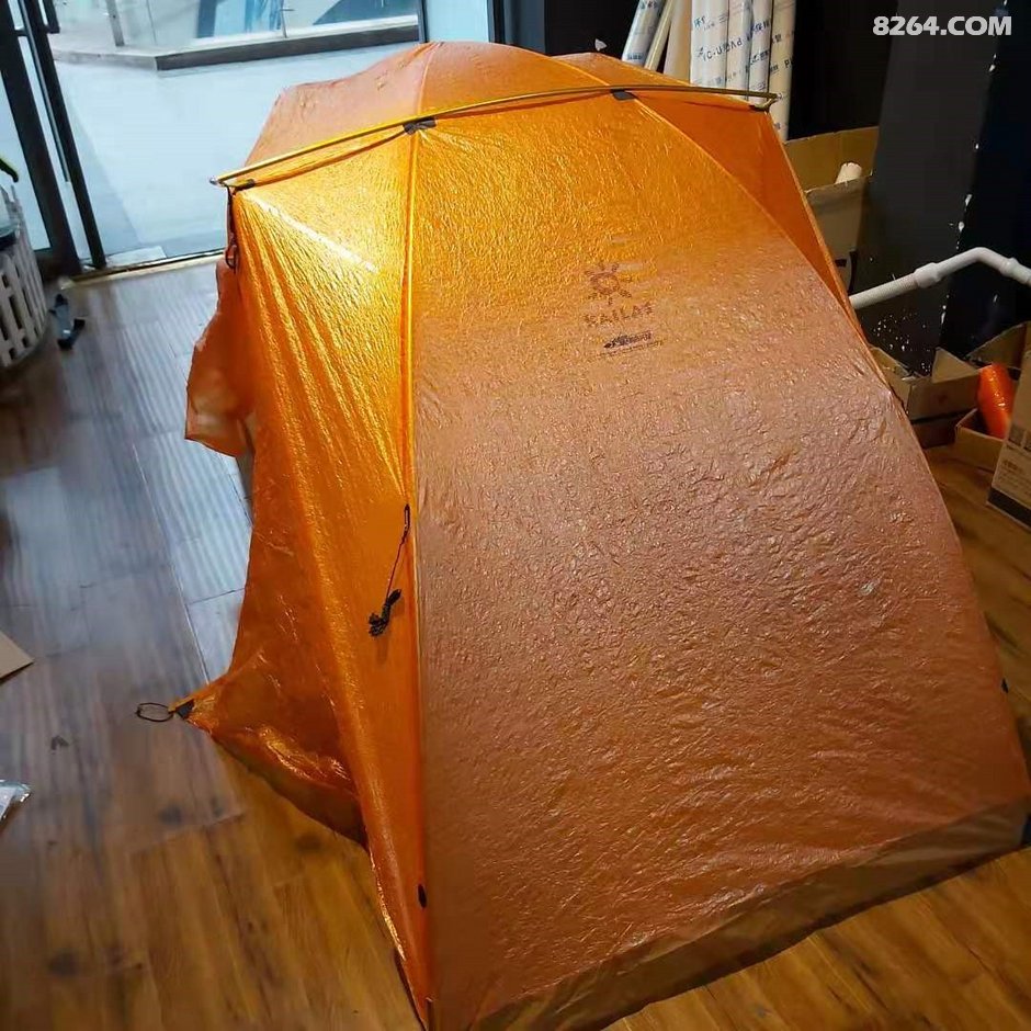 大家来帮我分析个内置帐杆的粗苯帐篷这个是否就是高山帐呢