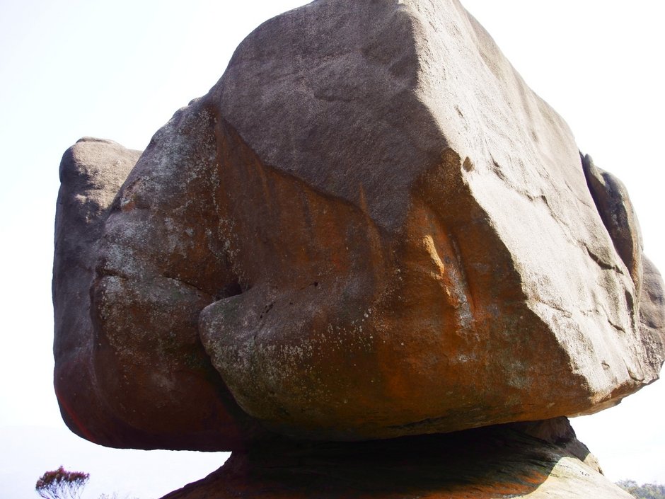 马尾飞来石望夫石石悬秋丰