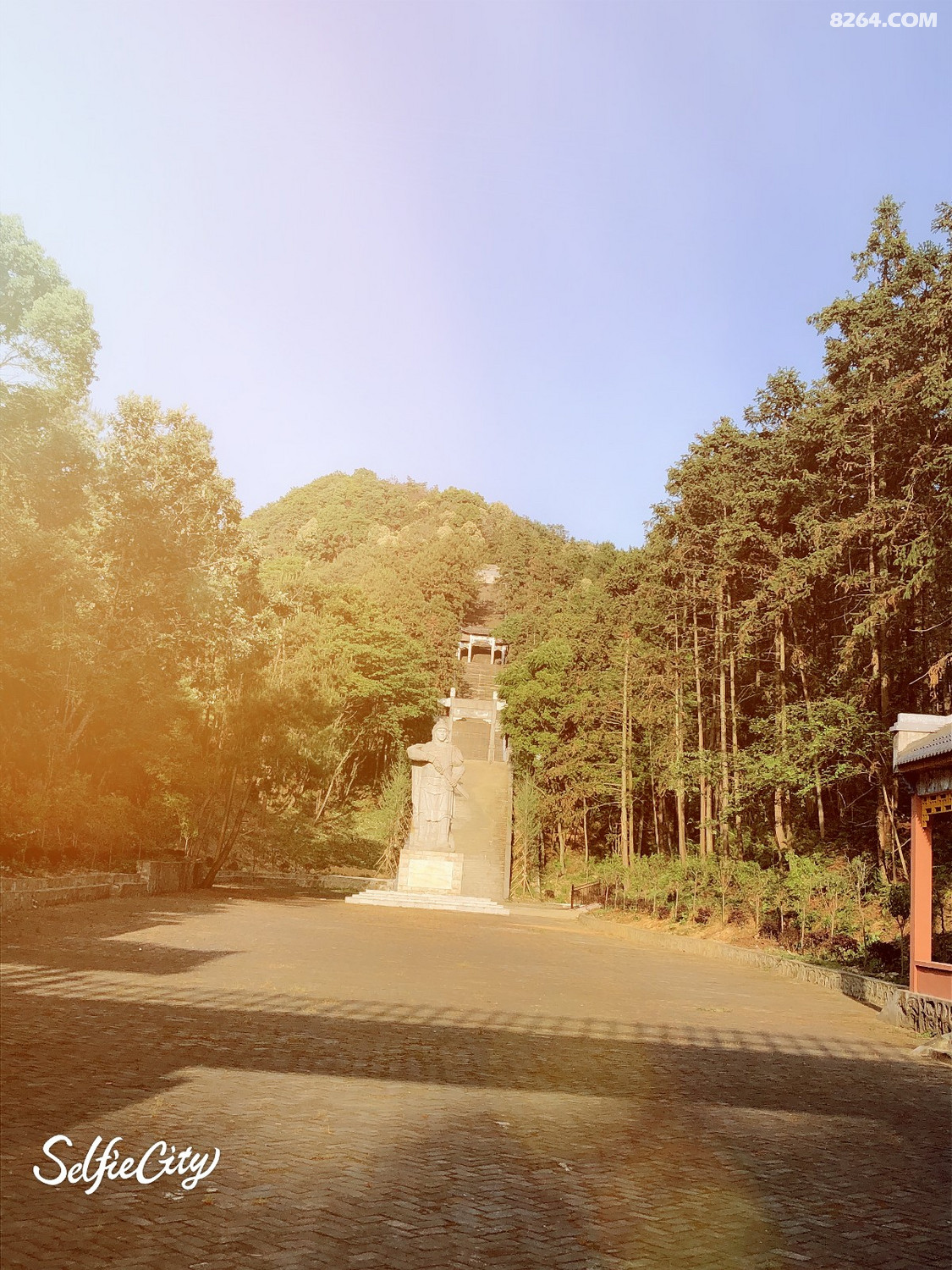 英雄的人民登英雄的山赤壁金峰山