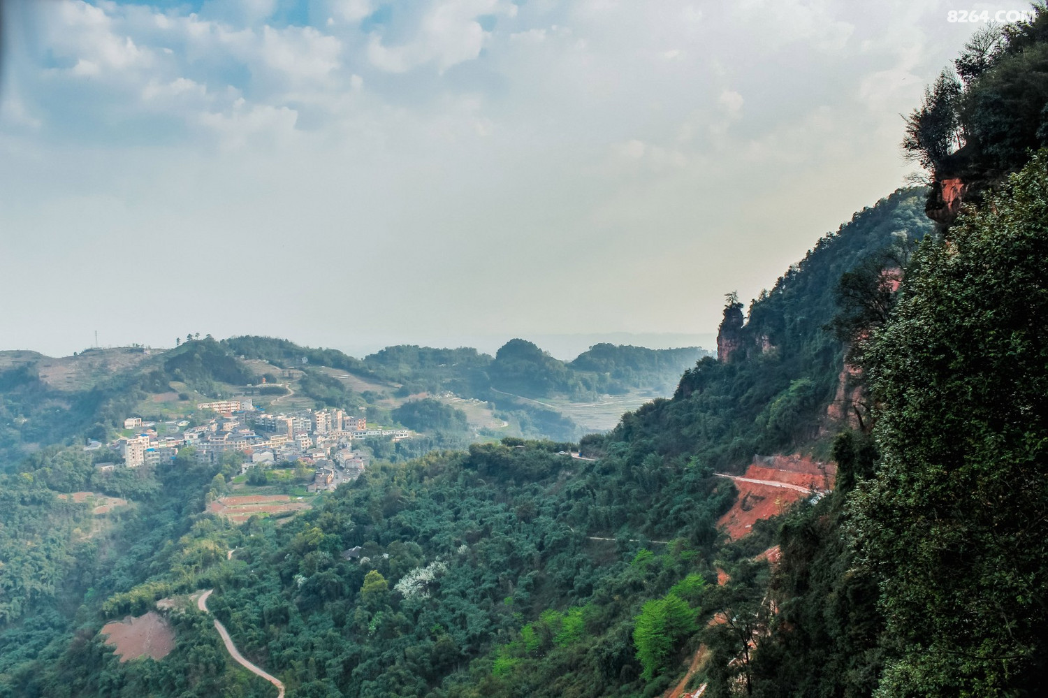 梦回鼓楼纳溪鼓楼山石笋岩降