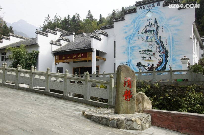 进入南神道腹地,,,,,,,开始,,,,,,,,,,,,这是从武当山南边去金顶最近
