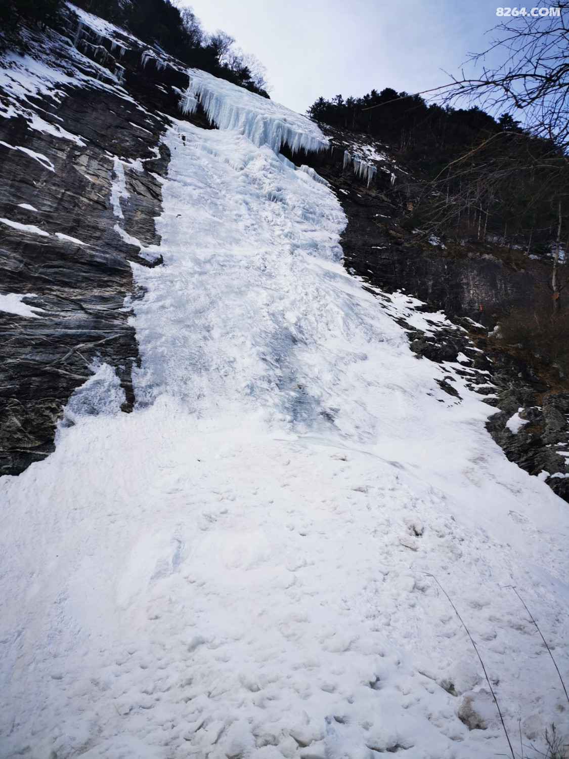 深呼吸户外1月3日越岭谷穿越分水岭赏百米大冰瀑