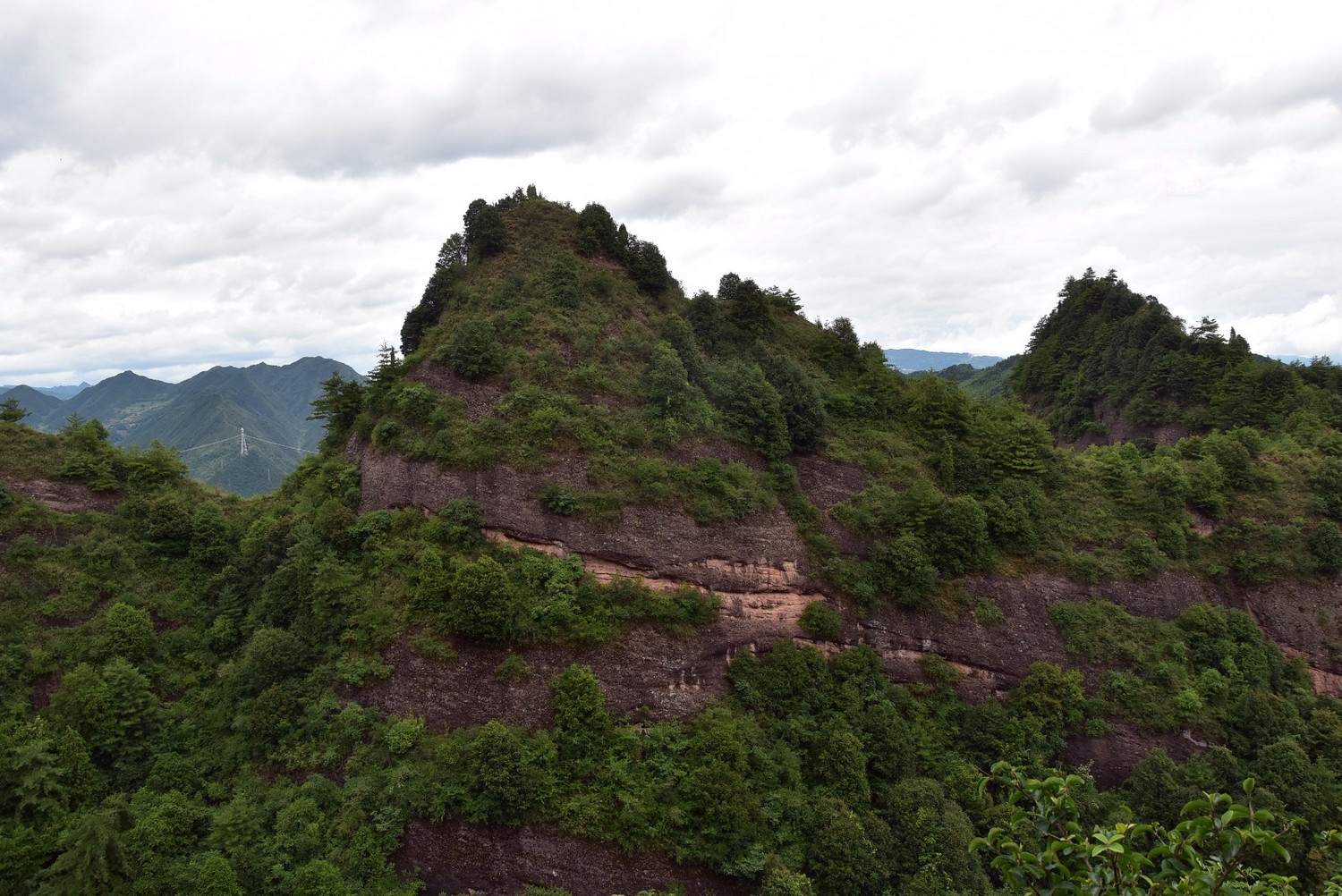 携友人游西和八峰崖