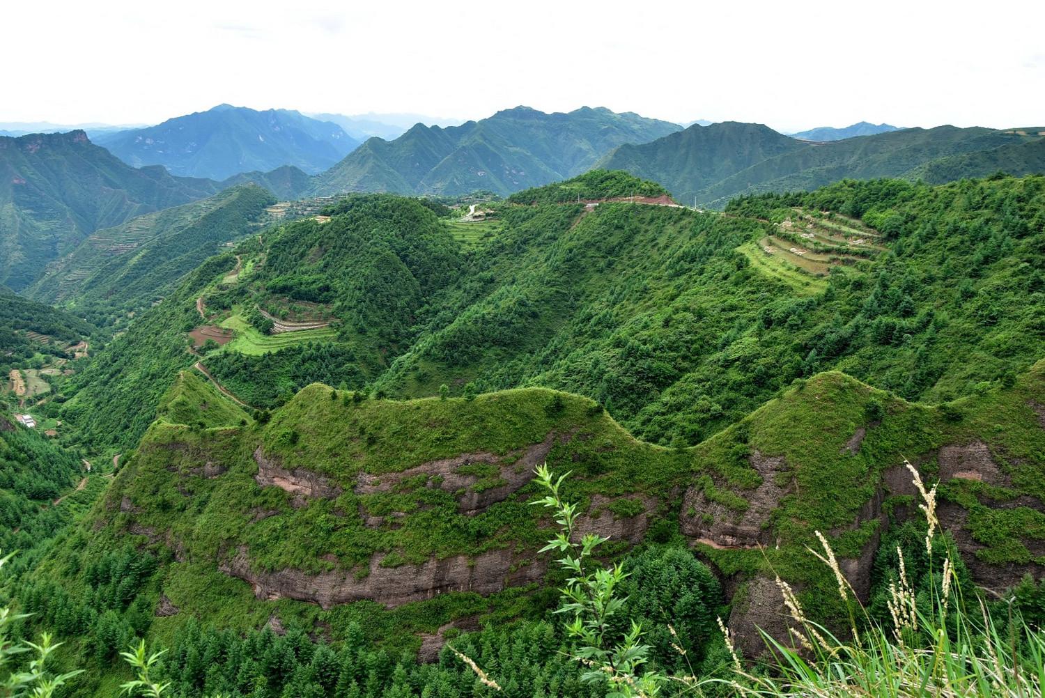 携友人游西和八峰崖