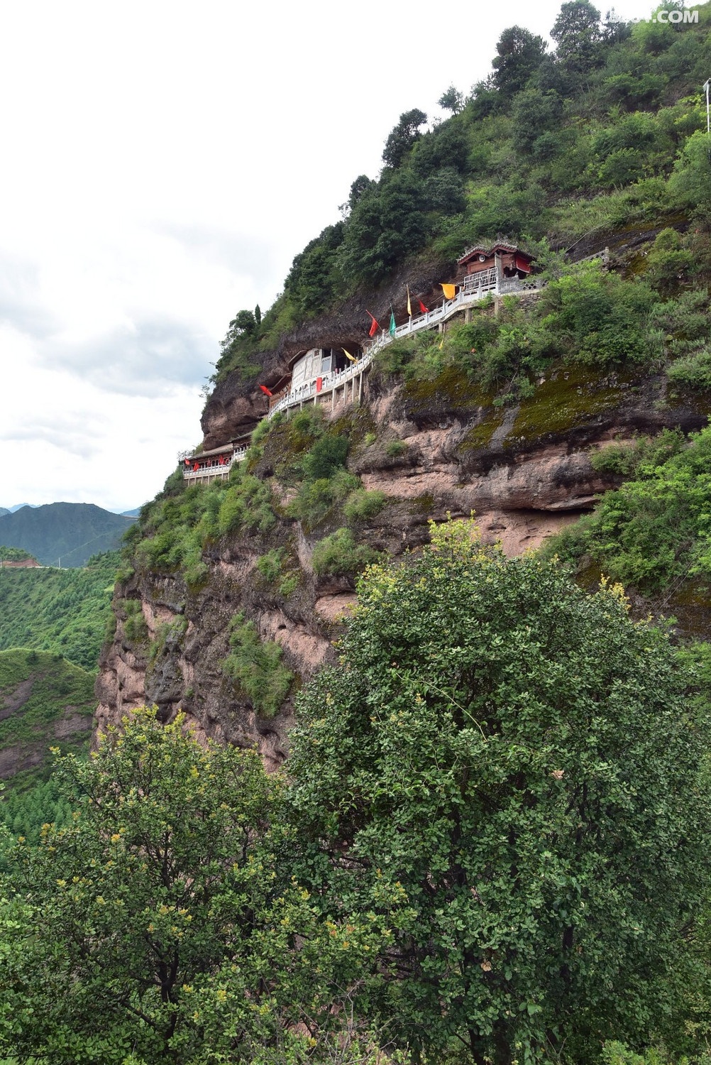 携友人游西和八峰崖