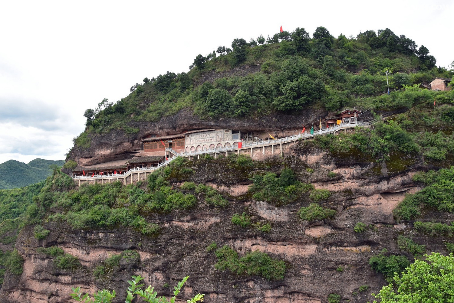 携友人游西和八峰崖