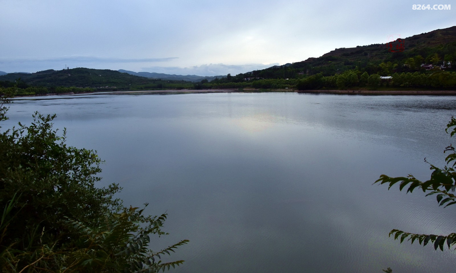 傍晚时分的西和晚霞湖风光