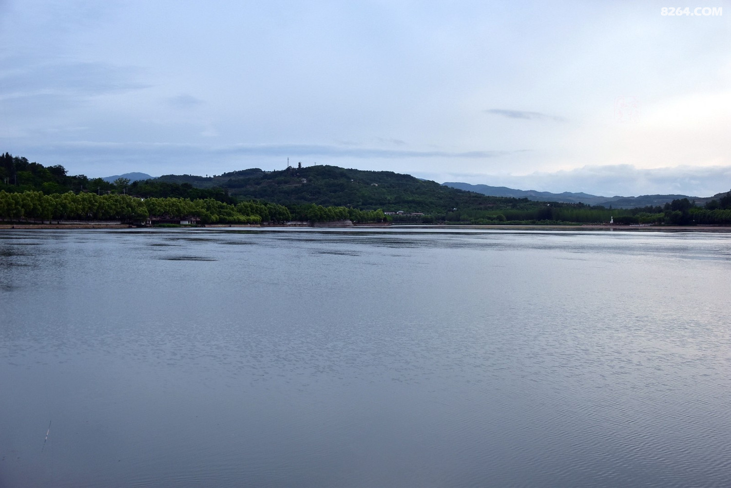 傍晚时分的西和晚霞湖风光