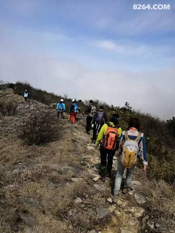 ɽߣողŷΡΡȺɽһ࣬תۼ纣˷ڣʱӹԶɽͬһɽƮƮ죬ʣԾɫʱʱ֣˲Ϣ䣬λ֮С