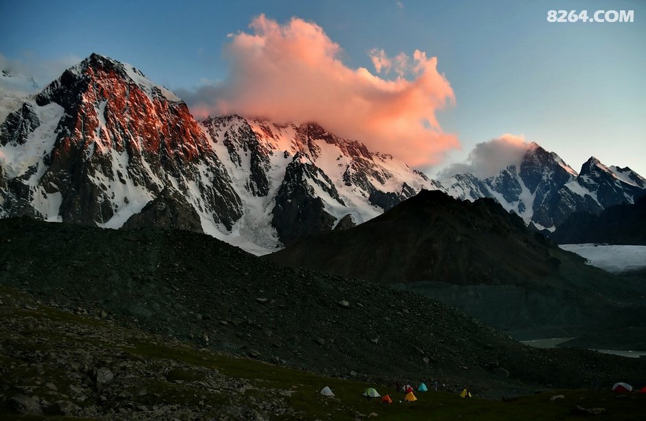 博格达大环线徒步者的追梦