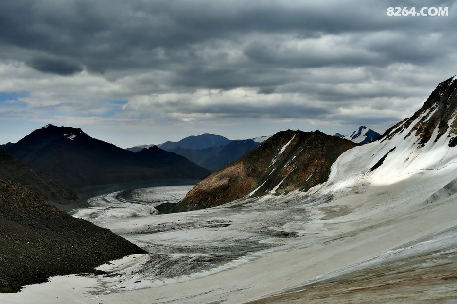 博格达大环线徒步者的追梦