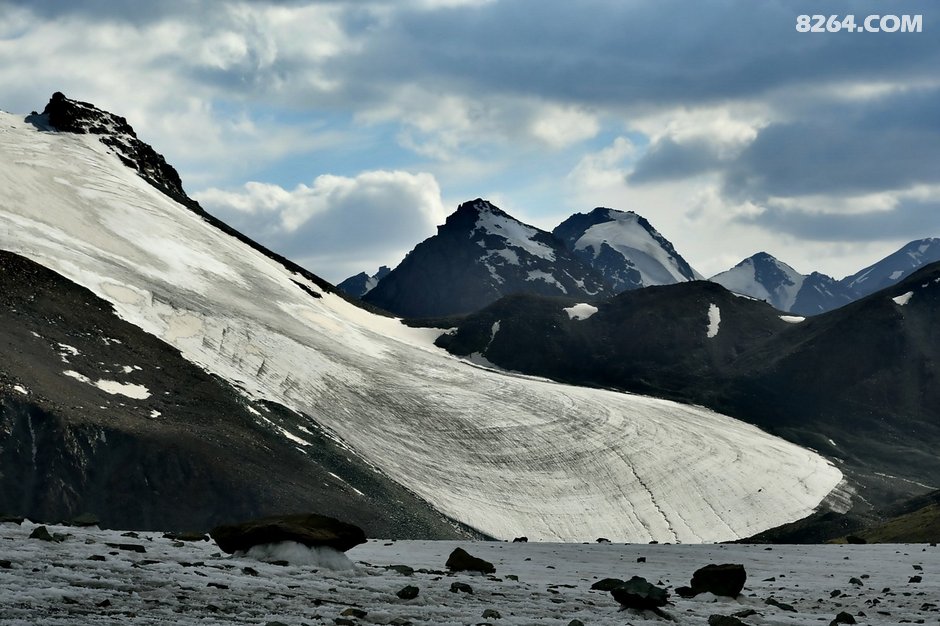 博格达大环线徒步者的追梦