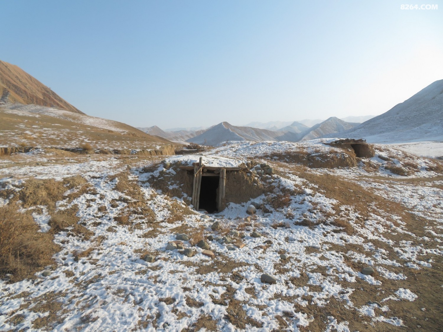 初冬荒山秃岭行