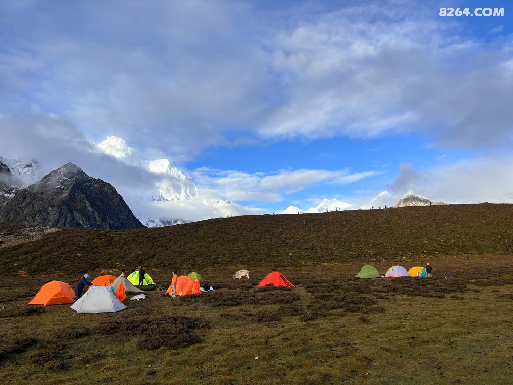 ����������װ��ѩɽ������ӭ��������õ�һ��