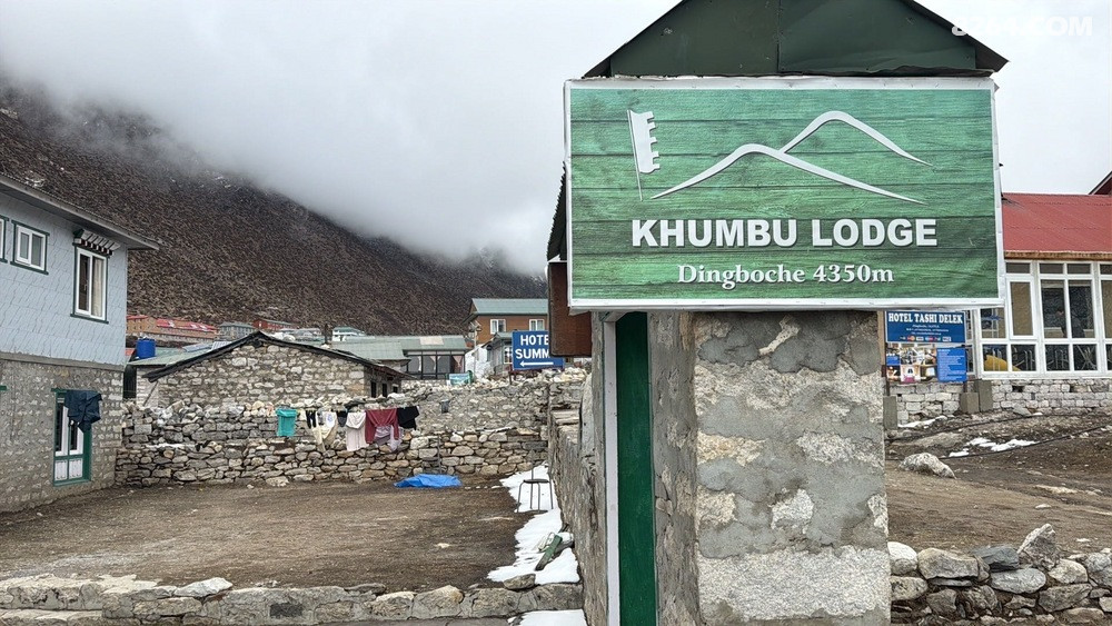 ���ﶡ����ס��Khumbu lodge dingbocheס����ѣ�������(�������̫���ܣ����������޷���磬ֻ�ܳ��ֻ�������籦����ʵ���һ���Ǯ���Ҹ��˲���100��)�������������ϴ��500