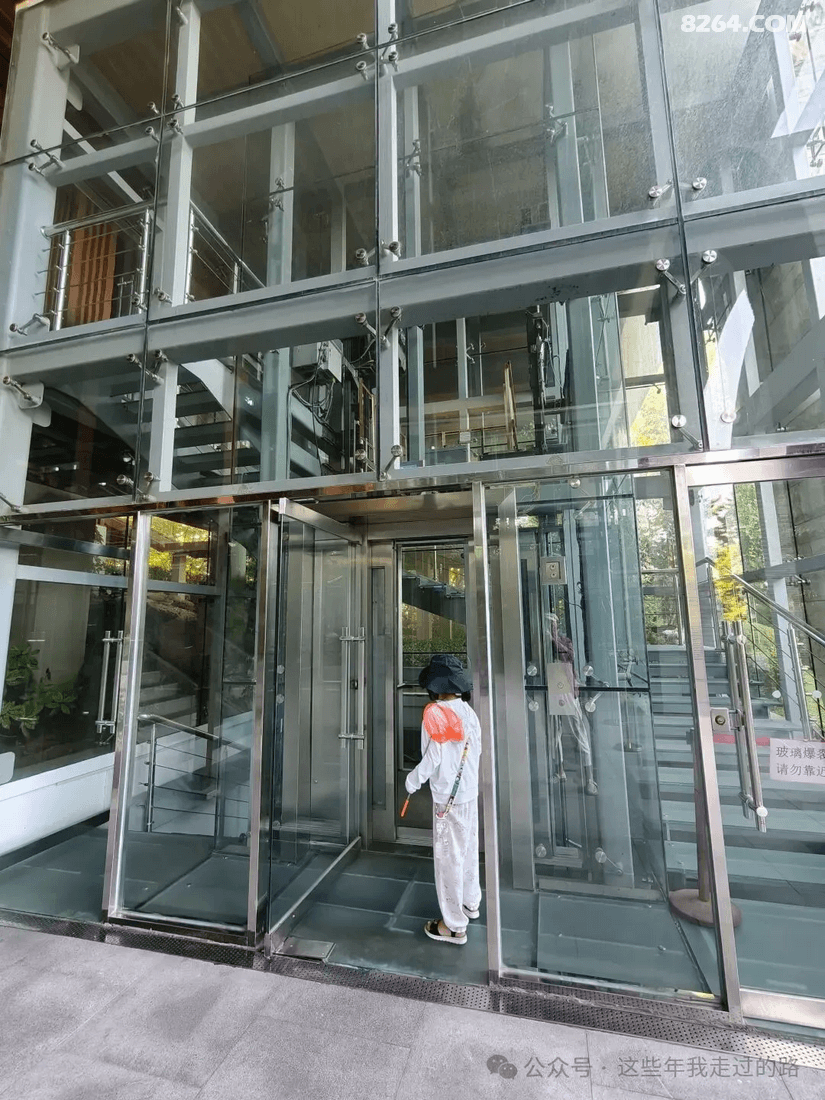 093828zibfr0zz3r9b4tnf - 旅行杂谈 文化历史 民俗人文 交通贴士 在野 去没有天花板的地方