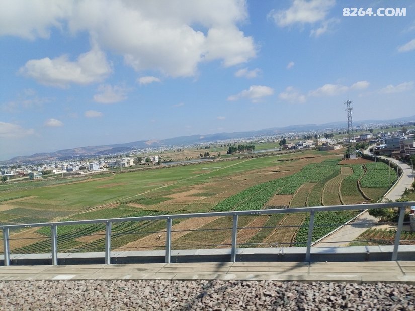 12465256l4oj5z8k1ysj40 - 旅行杂谈 文化历史 民俗人文 交通贴士 在野 去没有天花板的地方