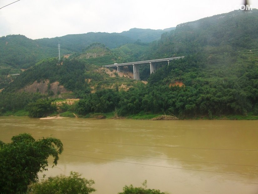 181050utscb3kms0ubay6e - 旅行杂谈 文化历史 民俗人文 交通贴士 在野 去没有天花板的地方