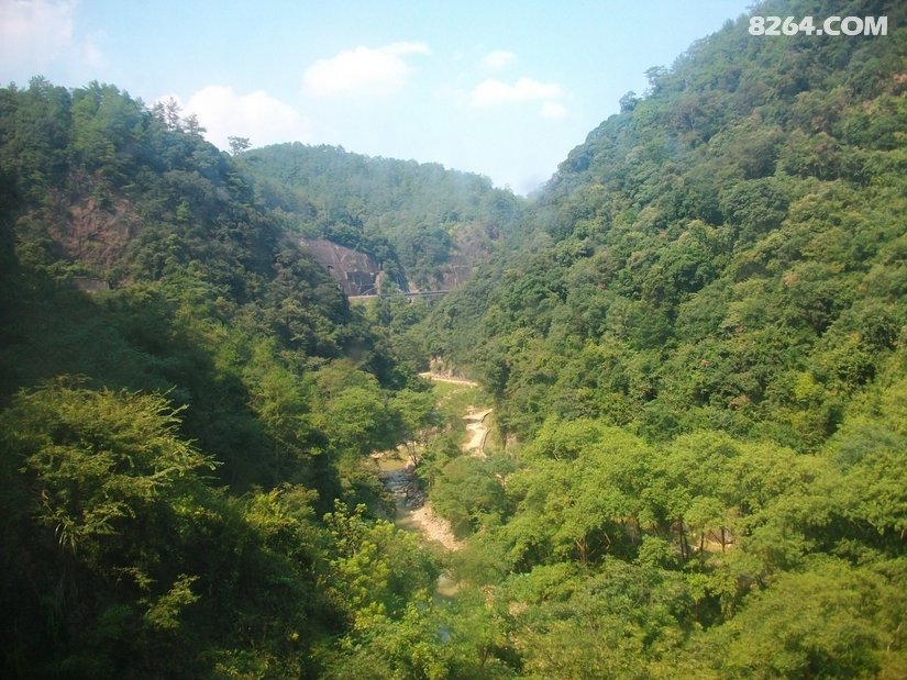 053230rlm7fd69twlryh7r - 旅行杂谈 文化历史 民俗人文 交通贴士 在野 去没有天花板的地方