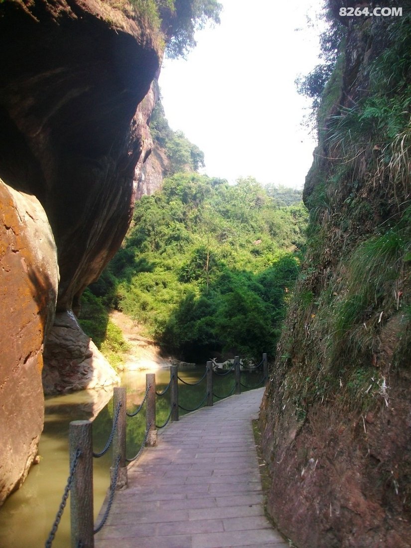 065246a4i0rn6shvf2l0yk - 旅行杂谈 文化历史 民俗人文 交通贴士 在野 去没有天花板的地方