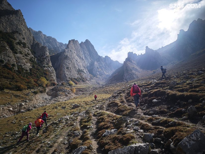 015830eyiaeydlwiutamyb - 徒步登山 穿越攀岩 雪山步道 户外路线 在野 去没有天花板的地方