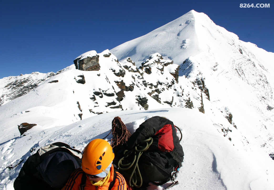 雪宝顶秋日的攀登