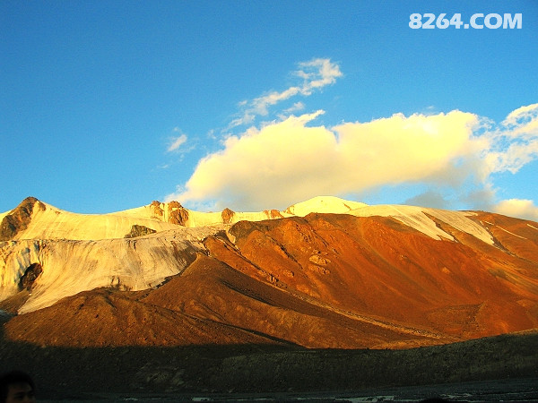 龙峰夕照岗什卡