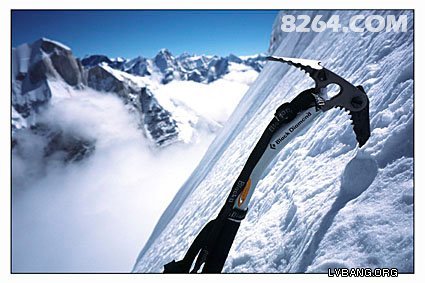 69 装备天下 69 登山攀岩攀冰 69 雪山攀登中,长短冰镐的使用