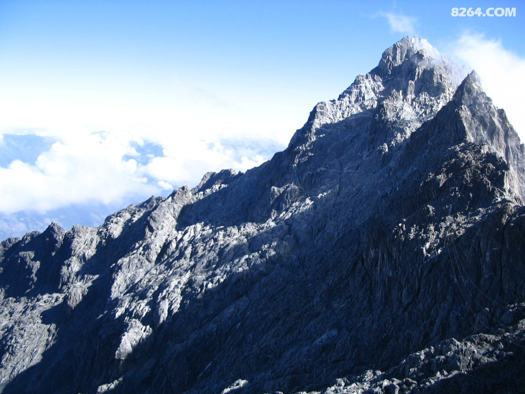 3200 高度:4981 攀登季节:8-12月 所在地址:委内瑞拉梅里达雪山