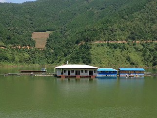 百色万峰湖四季钓鱼台垂钓