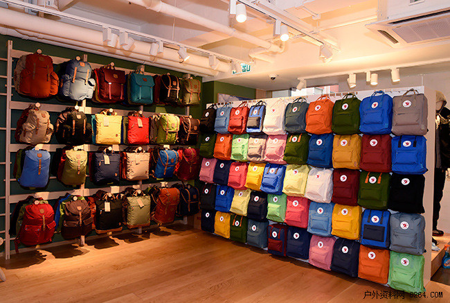 丰富多彩的各式背包