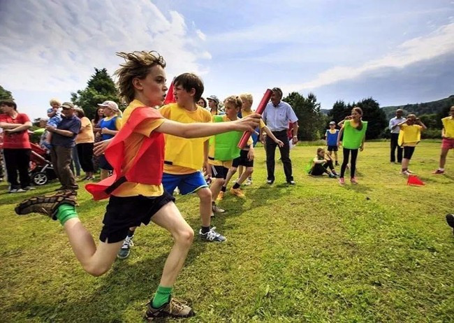 现在的"grasmere sports(大致是格拉斯米尔运动会)"就是那个时候举办