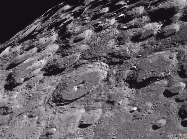 如哥白尼,开普勒,牛顿,柏拉图,第谷,祖冲之,张衡等环形山