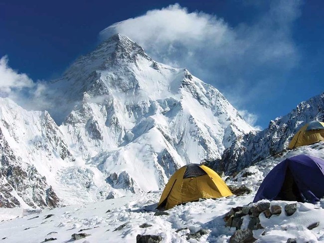 秦岭翠峰山2人坠崖1死1伤!户外登山安全指南请收好(图1)