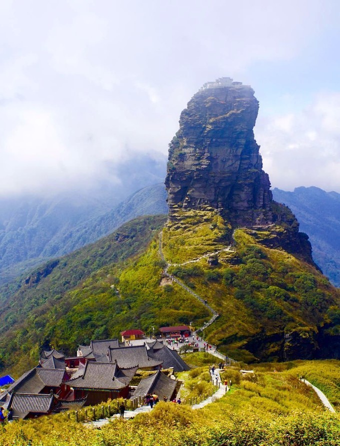 多彩贵州朝圣梵天净土弥勒道场梵净山