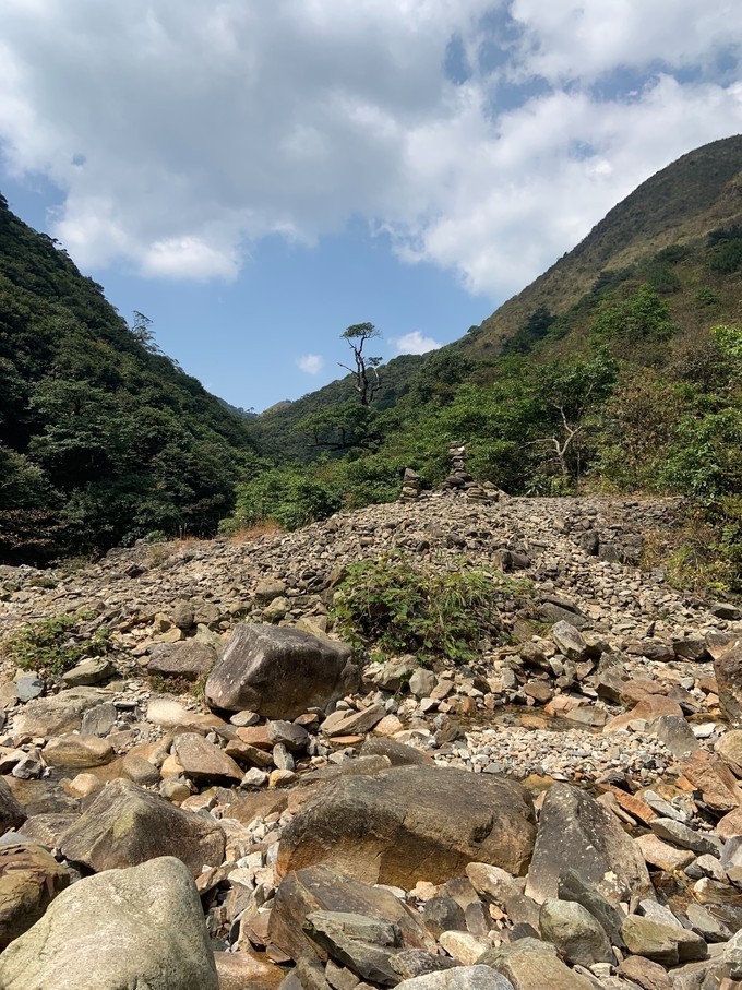 湖南道县韭菜岭大江源月岩林场线登顶穿越庆国庆70周年在祖国母亲怀抱