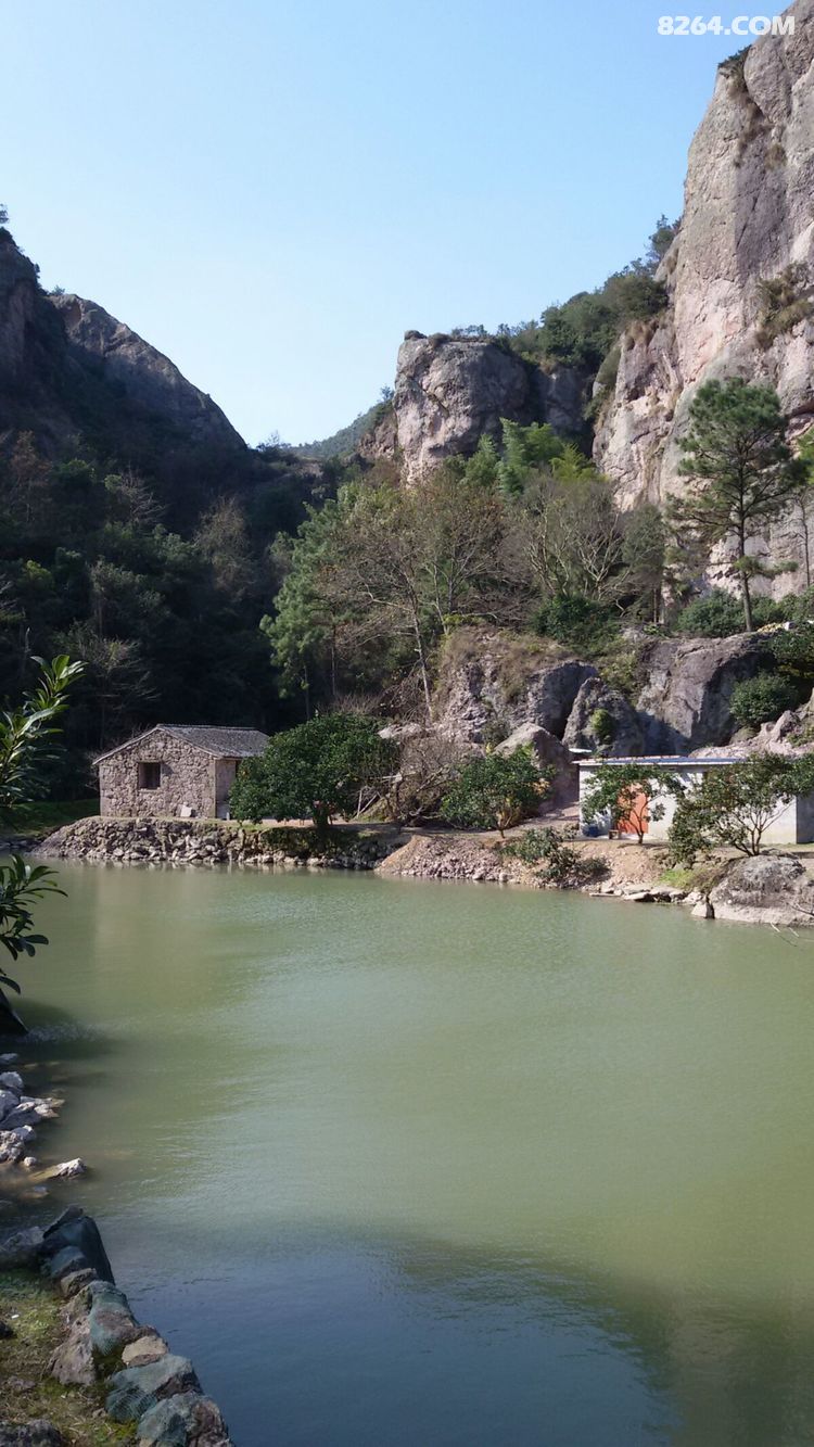 花芯水库岩降留影