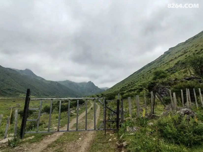 1756278257834 - 旅行杂谈 文化历史 民俗人文 交通贴士 在野 去没有天花板的地方