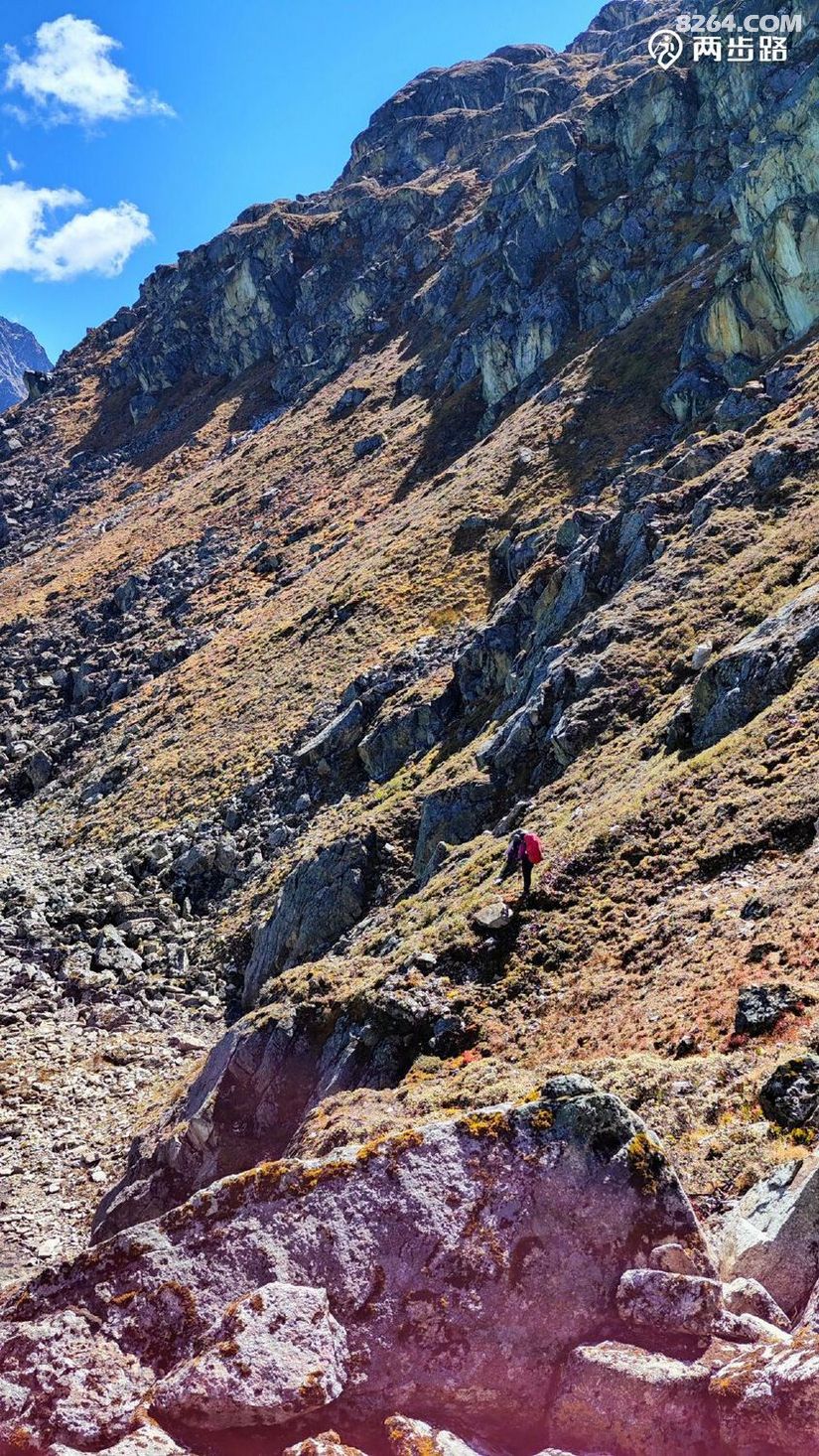 1763348393663 - 徒步登山 穿越攀岩 雪山步道 户外路线 在野 去没有天花板的地方