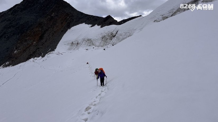 1784088291612 - 徒步登山 穿越攀岩 雪山步道 户外路线 在野 去没有天花板的地方