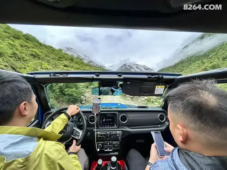 1784611292194 - 徒步登山 穿越攀岩 雪山步道 户外路线 在野 去没有天花板的地方