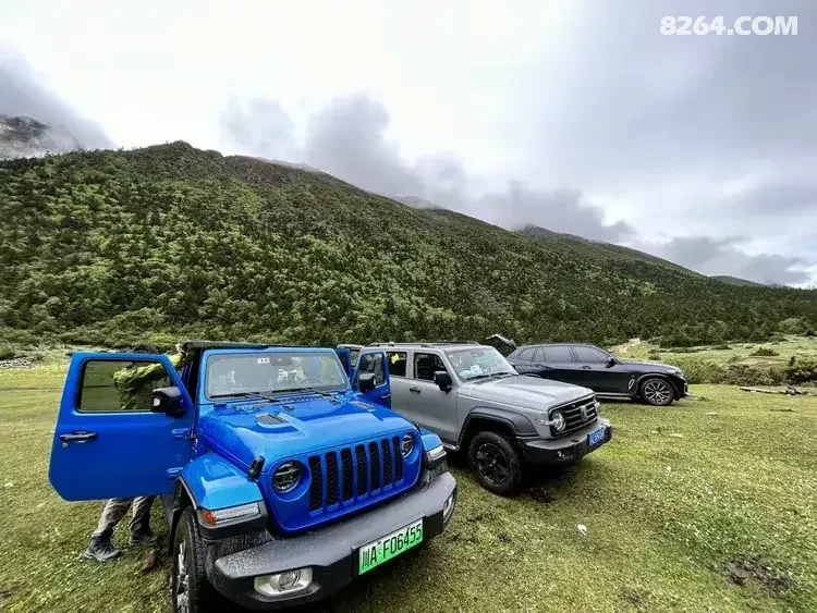 1784611292489 - 徒步登山 穿越攀岩 雪山步道 户外路线 在野 去没有天花板的地方