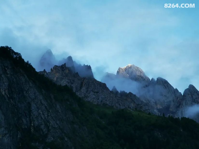1786416726194 - 徒步登山 穿越攀岩 雪山步道 户外路线 在野 去没有天花板的地方
